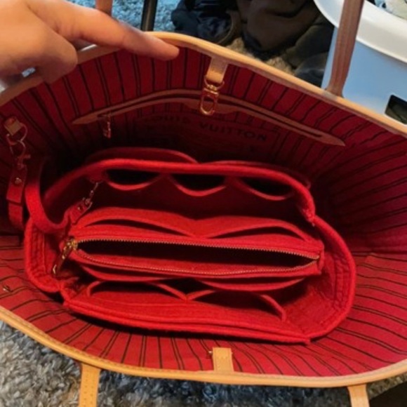 Louis Vuitton Monogram Neverfull MM - Picture 13 of 14